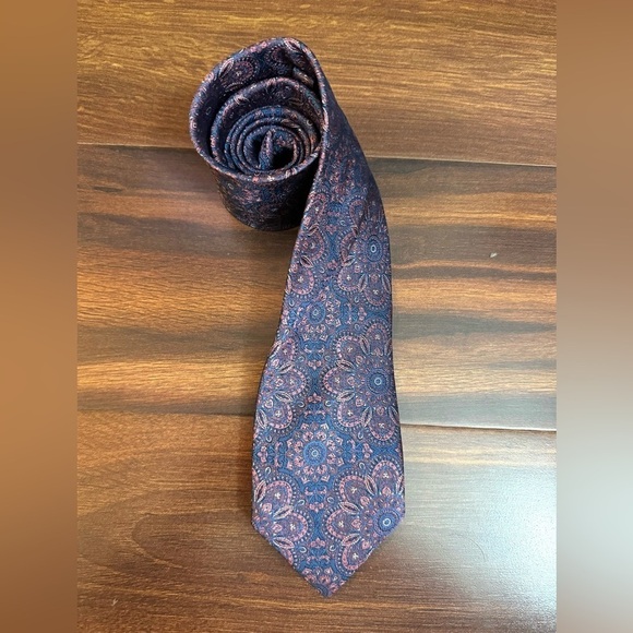 🌿SALE🌿BAUMLER 100% Silk Pink Floral on Blue Background Dry Clean Necktie - Picture 1 of 10